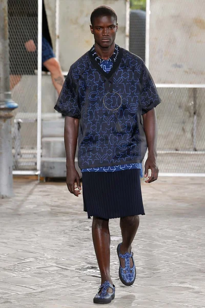 Look 24